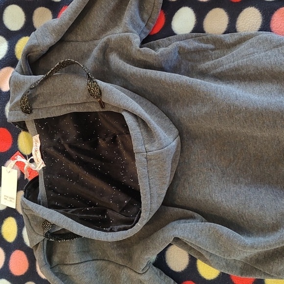 NWT Gray Hoodie with Sparkel Detail by Red Marine Ladies Medium - Picture 5 of 9